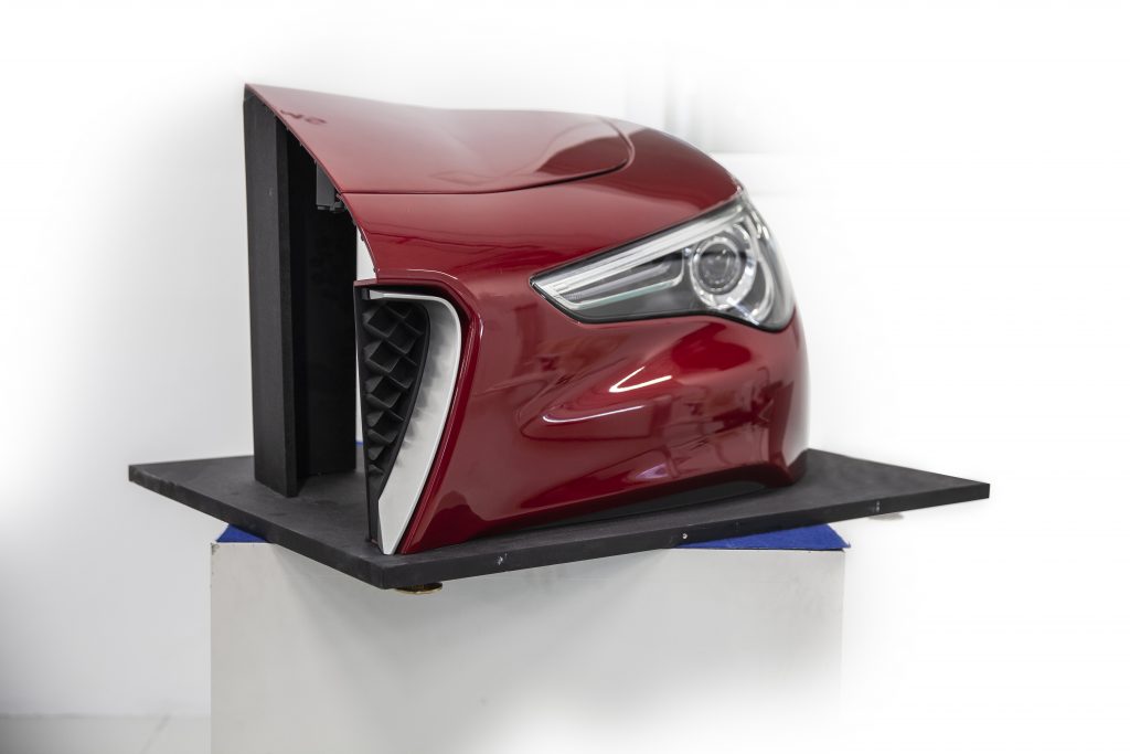采用集成添加劑和傳統(tǒng)制造技術(shù)的3D Systems On Demand制造的汽車(chē)大燈原型 采用集成添加劑和傳統(tǒng)制造技術(shù)的3D Systems On Demand制造的汽車(chē)大燈原型